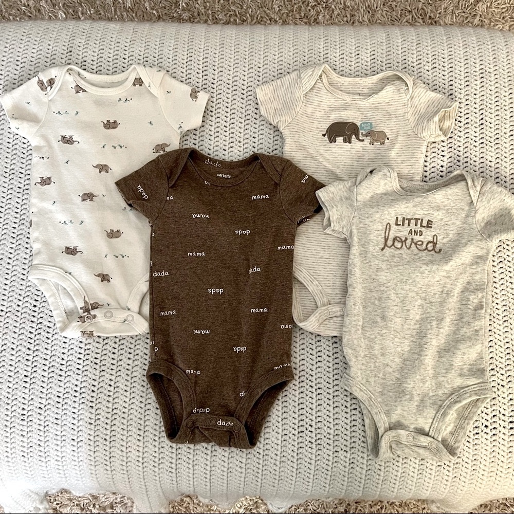 Gender neutral baby onesie set by Carters